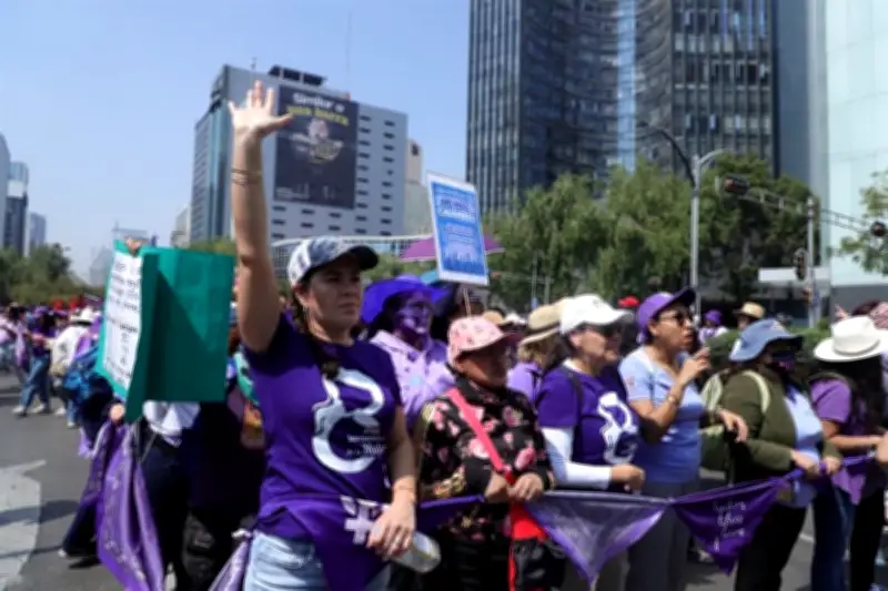 Miles de mujeres exigen justicia para víctimas de feminicidio en masiva marcha del 8M