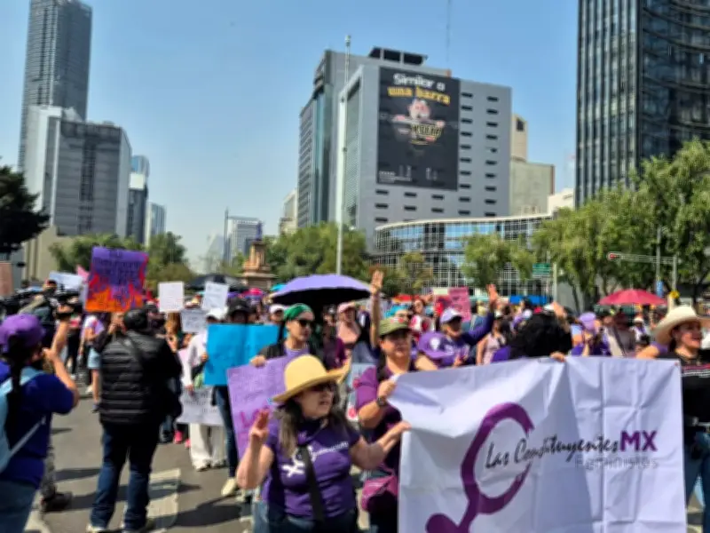 Miles de mujeres exigen justicia por feminicidios en México ante inacción estatal