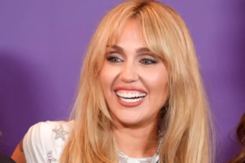 Miley Cyrus deslumbra en la premier del especial de 'Hannah Montana'