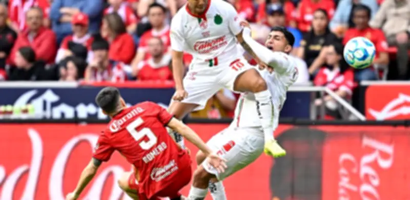 Milito admite: 'Partido tan malo que jugamos ante Toluca' en derrota de Chivas