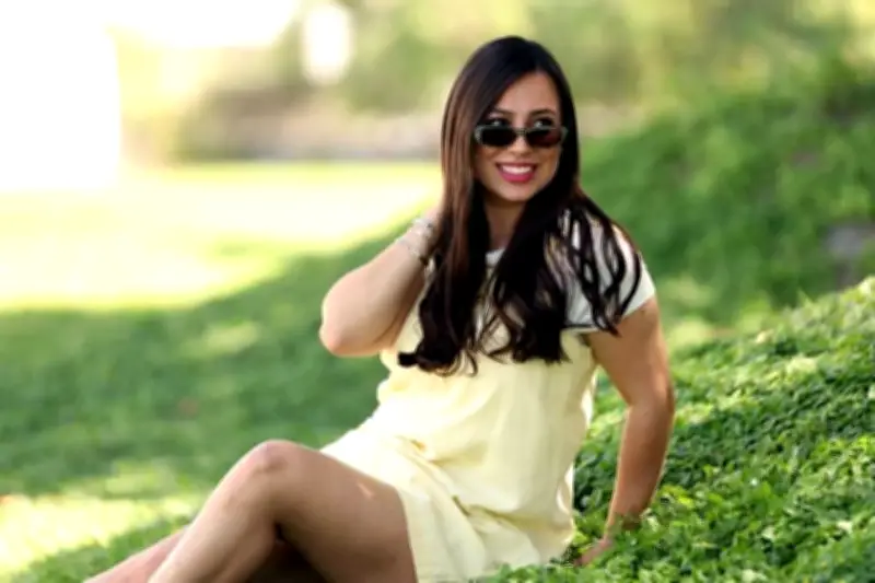 Miradas al Sol: Fotógrafo César González Captura la Esencia de Artistas Mexicanas