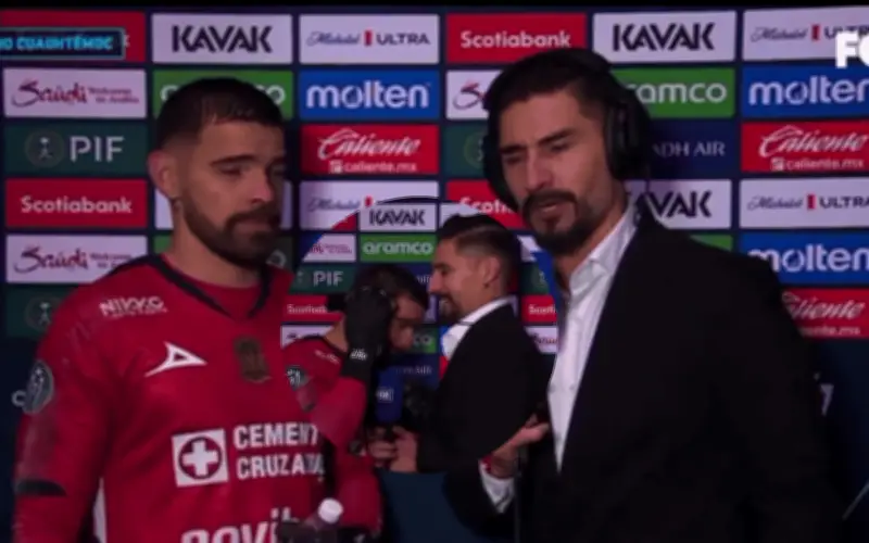 Momento incómodo en Fox Sports: Gudiño y Gutiérrez protagonizan abrazo forzado en entrevista