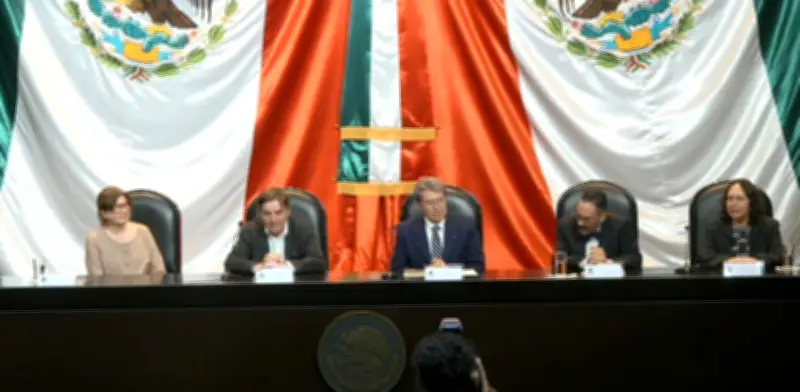 Monreal destaca la poesía como herramienta política en homenaje a Sabines