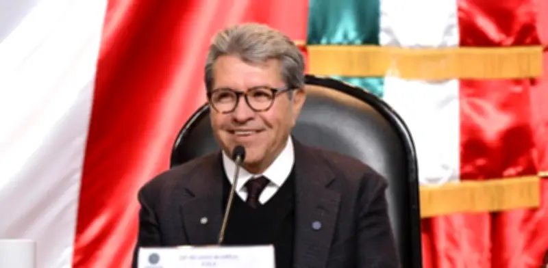 Monreal reconoce desconfianza en sector público y urge renovación política juvenil