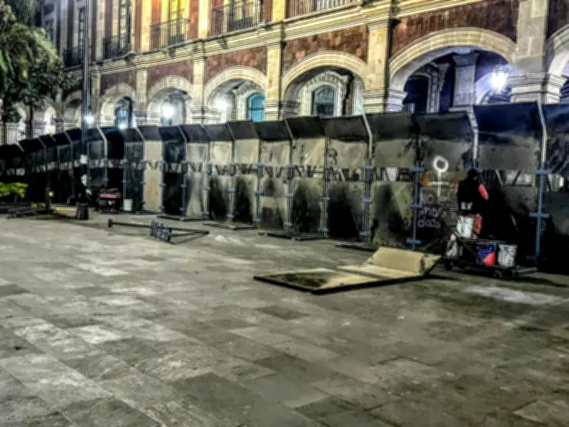 Morelos: Blindaje del Palacio de Gobierno genera críticas feministas previo al 8M