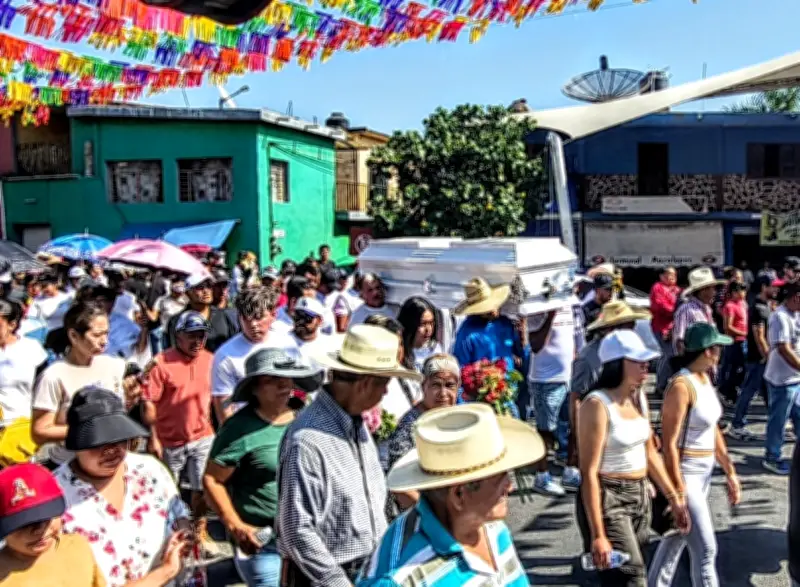 Morelos: Sepultan a estudiante de la UAEM en Mazatepec; exigen justicia por feminicidios