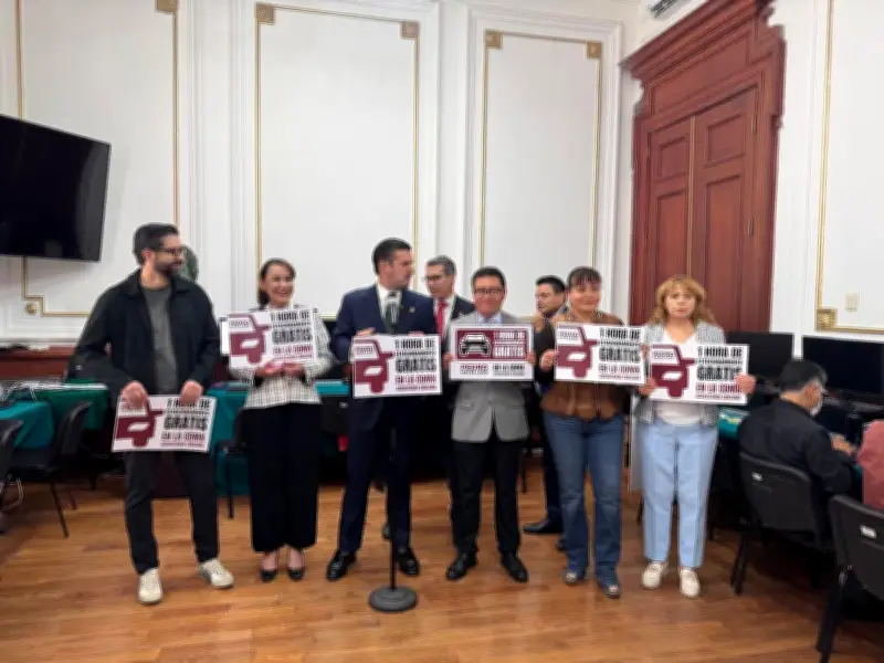 Morena propone hora gratis de estacionamiento en CDMX para clientes de negocios