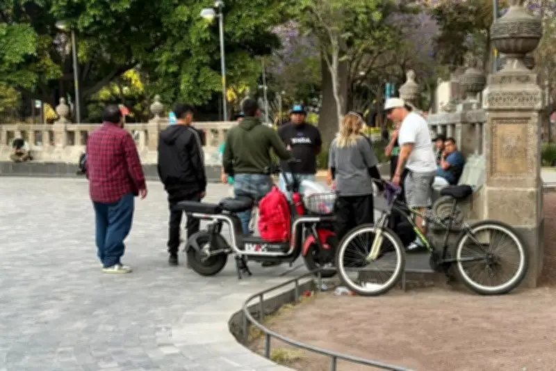 Motos Eléctricas Invaden la Alameda Central: Nuevo Desafío para la Ciudad de México