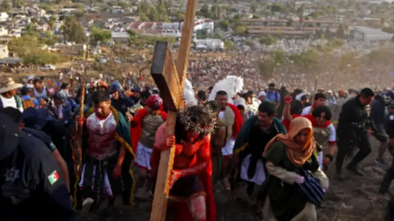 Más allá de Iztapalapa: Los viacrucis que conmueven a México en Semana Santa