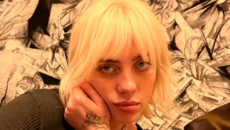 Muere acosador de Billie Eilish tras ser arrollado por tren en Nueva York