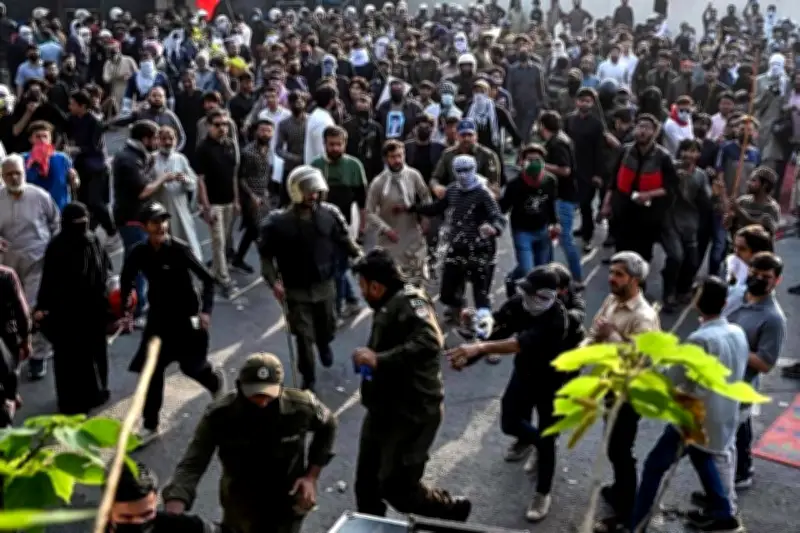 Mueren 22 personas en intento de asalto al consulado de EU en Pakistán