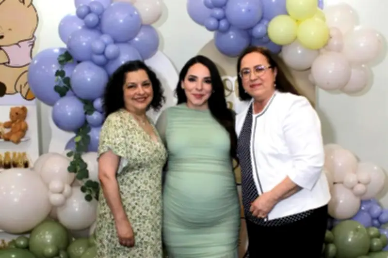 Mujer de 73 años logra embarazo por FIV, desata debate ético en México