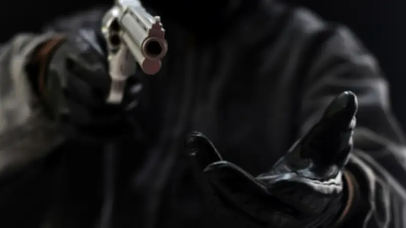 Mujer denuncia en video asalto violento en su hogar de Toluca, Estado de México