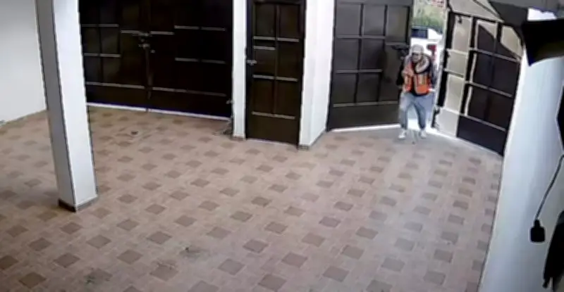 Mujer denuncia robo con violencia y agresión sexual en su domicilio de Toluca