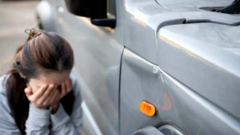 Mujer intenta lanzarse de camioneta en movimiento en Tijuana tras presunta agresión