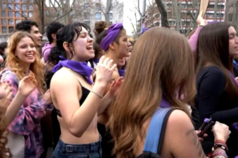 Mujeres del Mundo Marchan en el Día Internacional de la Mujer 2024