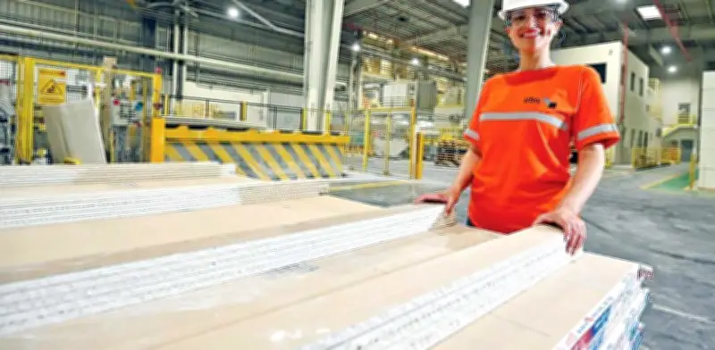 Mujeres transforman la construcción: USG reporta 43% de participación femenina en áreas técnicas