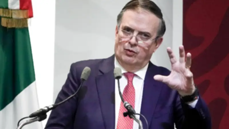 México evalúa impacto económico por petróleo superando los 100 dólares por barril