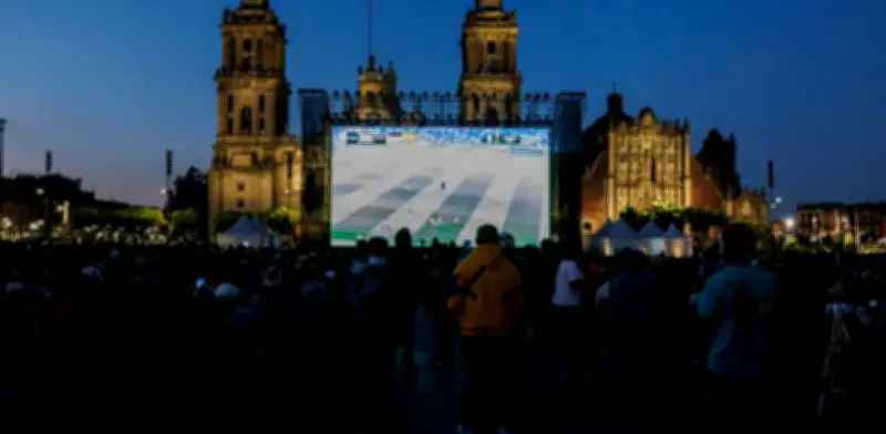 México vs Portugal en el Zócalo: 5 mil aficionados viven ensayo del Fan Fest Mundial 2026