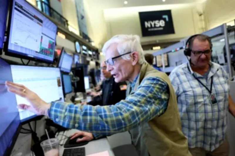 Índices S&P 500 y Dow Jones Caen al Cierre en Wall Street