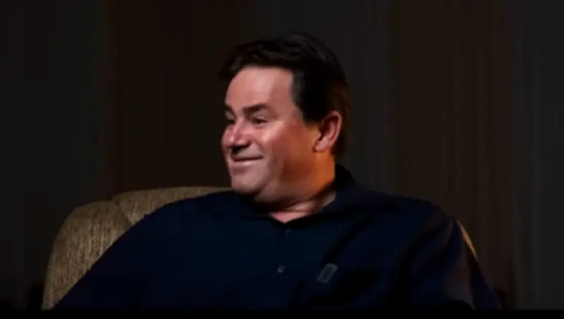 Netflix estrena documental sobre secta que la audiencia califica como 'profundamente perturbador'