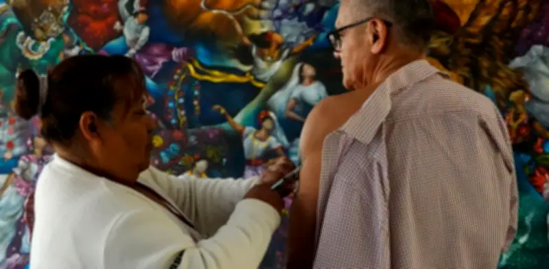 Neumonía en adultos: el costo millonario y la vacuna que puede evitarlo