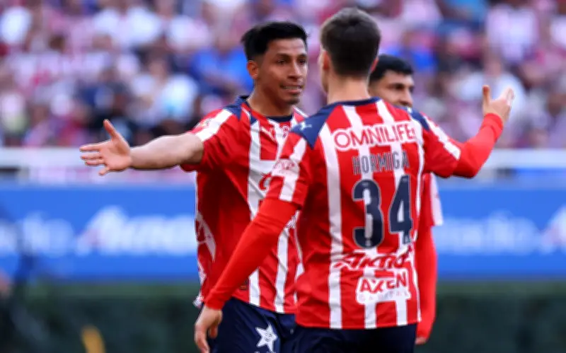 Ángel Sepúlveda asume rol de mentor de la 'Hormiga' González en Chivas