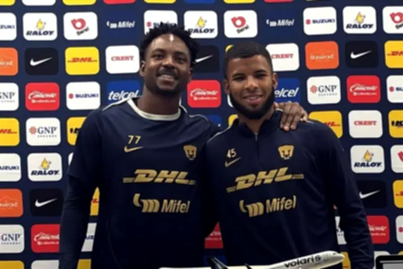 Ángulo Espera un Abrazo Entre Coco Carrasquilla y Kevin Mier en la Selección