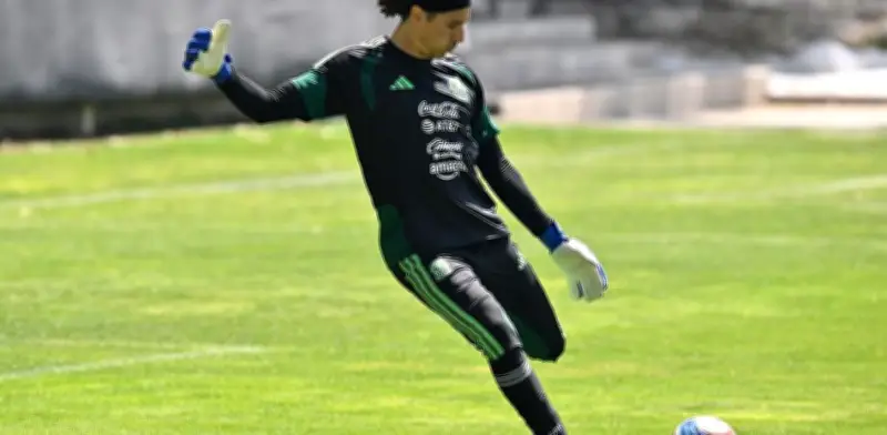 Nicolas Raskin elogia a 'Memo' Ochoa como 'súper profesional' antes del México vs. Bélgica