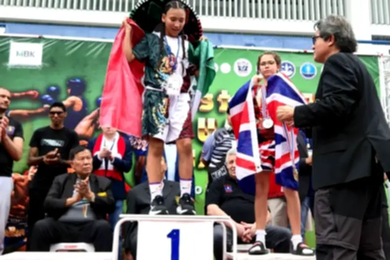 Nicole Demuestra Tenacidad de Oro en Competencia Internacional de Atletismo