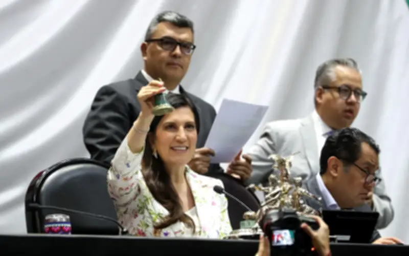 No reelección y nepotismo siguen vigentes pese al rechazo de la Reforma Electoral de Sheinbaum