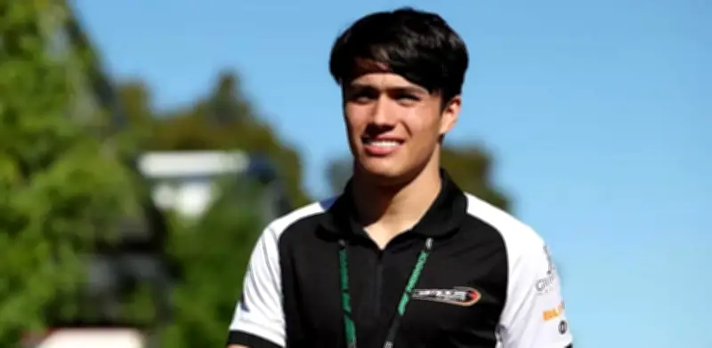 Noel León brilla en su debut: sube al podio en Fórmula 2 con segundo lugar en Australia