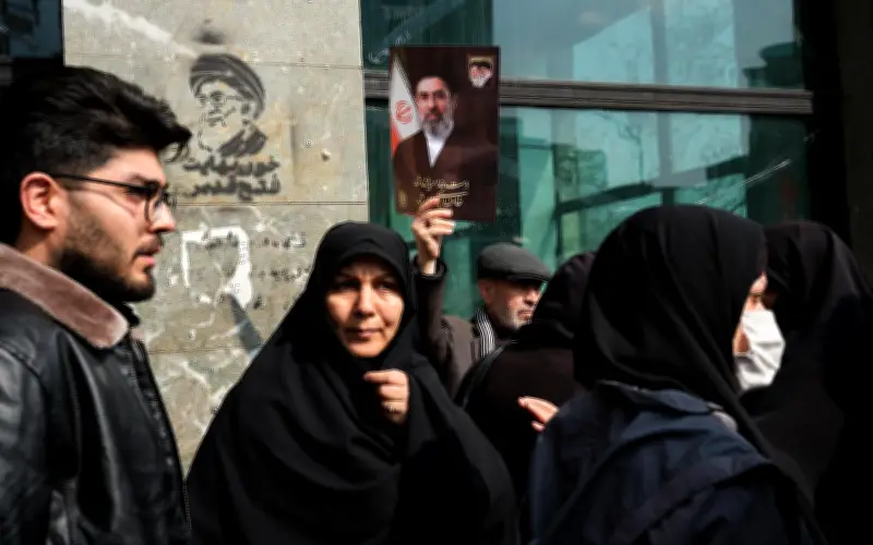 Nuevo líder supremo de Irán declara que el Estrecho de Ormuz debe permanecer cerrado