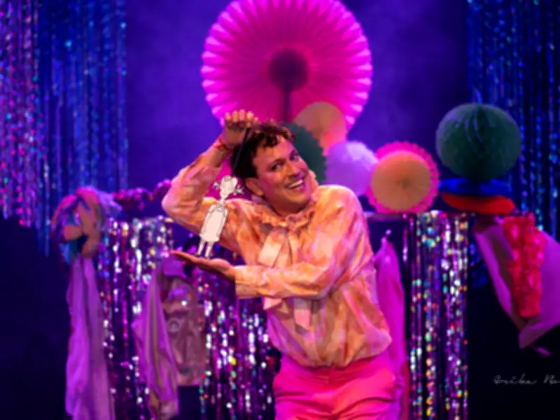 Obra de teatro cabaret 'Me encontró el amor' cuestiona mitos del amor romántico