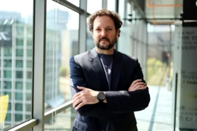 OpenBank supera un año complejo con crecimiento en México