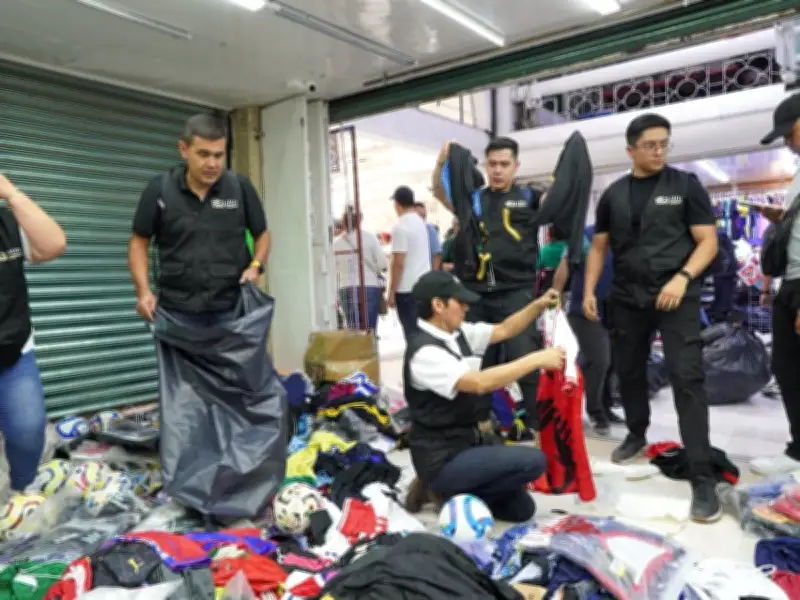 Operativo en Tepito decomisa mercancía pirata del Mundial 2026 en búnkers fortificados