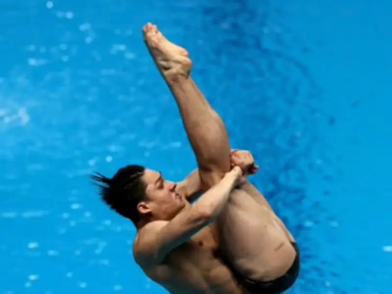 Osmar Olvera finaliza cuarto en trampolín 3m en Copa del Mundo de Clavados Montreal