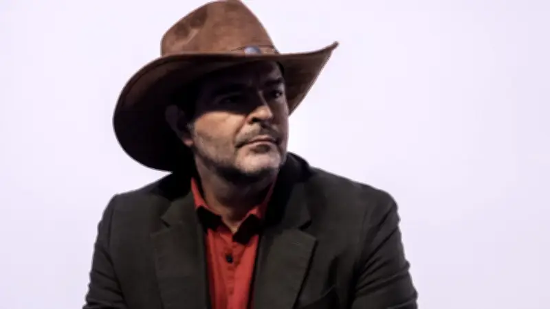 Pablo Montero sufre accidente automovilístico antes de presentación teatral en Ciudad de México