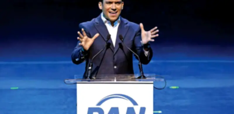 PAN adopta método de Morena: candidatos por encuestas para elecciones 2027