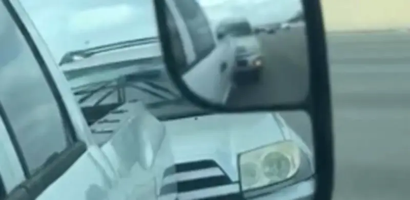 Pareja heroica en Texas detiene SUV descontrolado y salva a conductor inconsciente