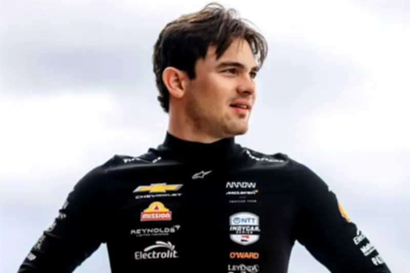 Patricio O'Ward culmina segundo en Phoenix, consolidando su liderazgo en la IndyCar