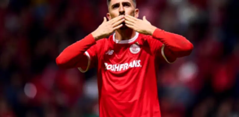 Paulinho del Toluca recibe cálida bienvenida en concentración de Portugal en México