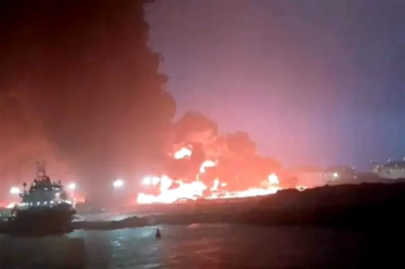 Pemex confirma 5 fallecidos tras incendio en complejo Dos Bocas