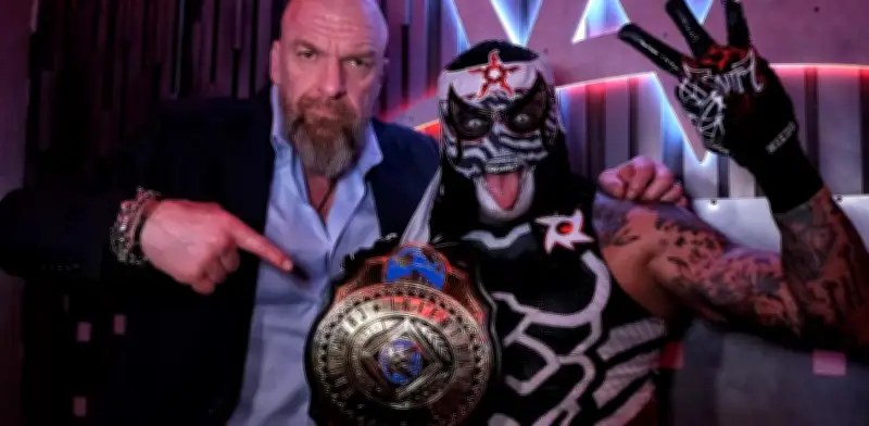 Penta El Zero Miedo se une a leyendas mexicanas tras conquistar el Campeonato Intercontinental de WWE