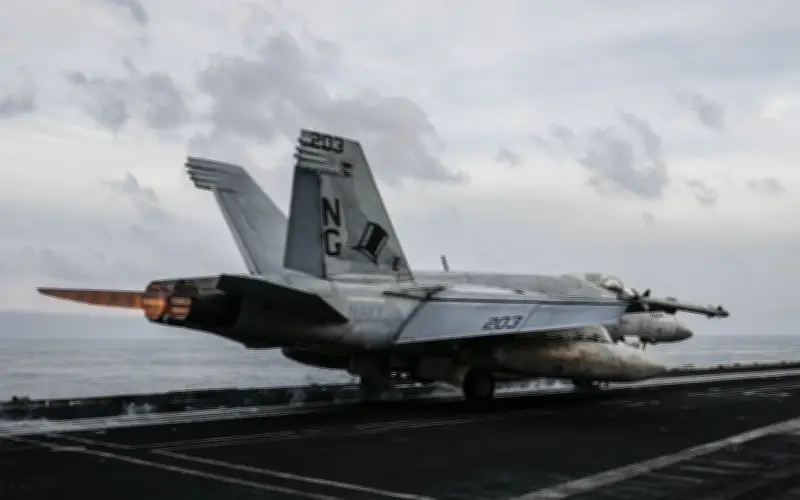 Pentágono evalúa desviar armas de Ucrania a Irán ante escasez de municiones