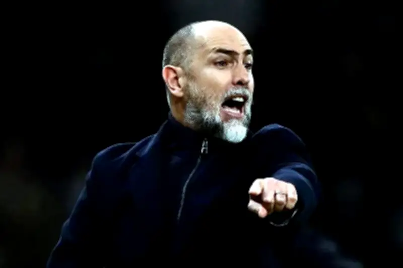 Pesa la presión del descenso: DT de Spurs señala a jugadores por rendimiento