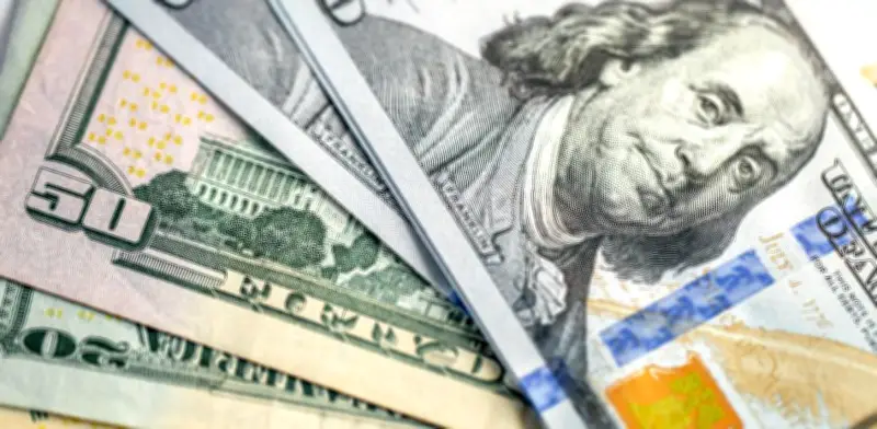 Peso Mexicano Cae por Segundo Día Consecutivo: Dólar en $17.87