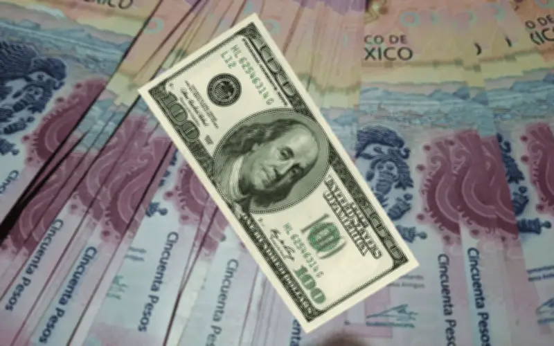 Peso Mexicano se acerca a los 18 por dólar tras caída semanal por tensión en Irán