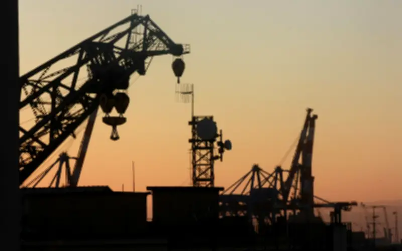 Petróleo de Texas supera los 92 dólares por tensión en Medio Oriente y Ormuz