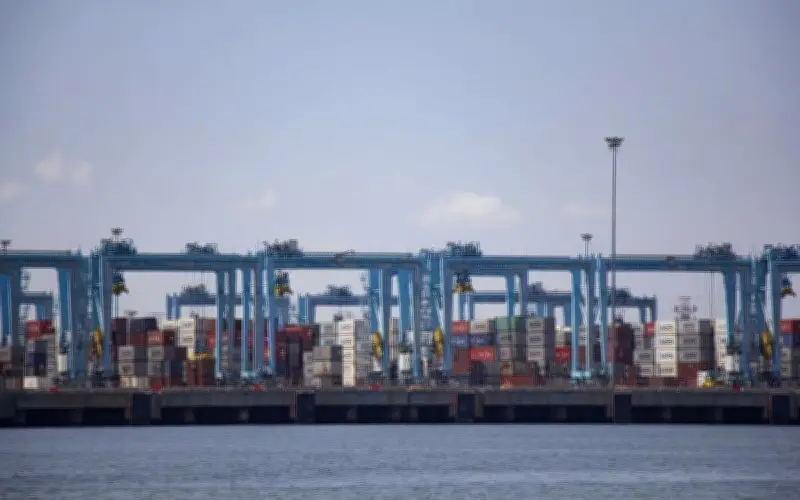 Petróleo Mexicano Supera los 100 Dólares por Tensiones en Medio Oriente y Cierre de Ormuz